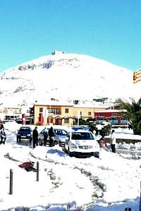 El Castell i cotxes bloquejats El Castell i cotxes bloquejats